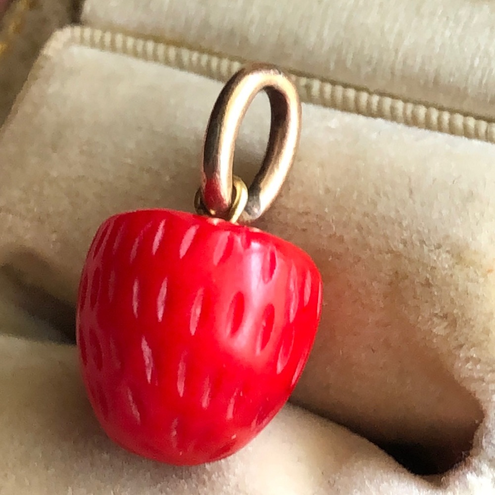 Victorian coral strawberry gold bail